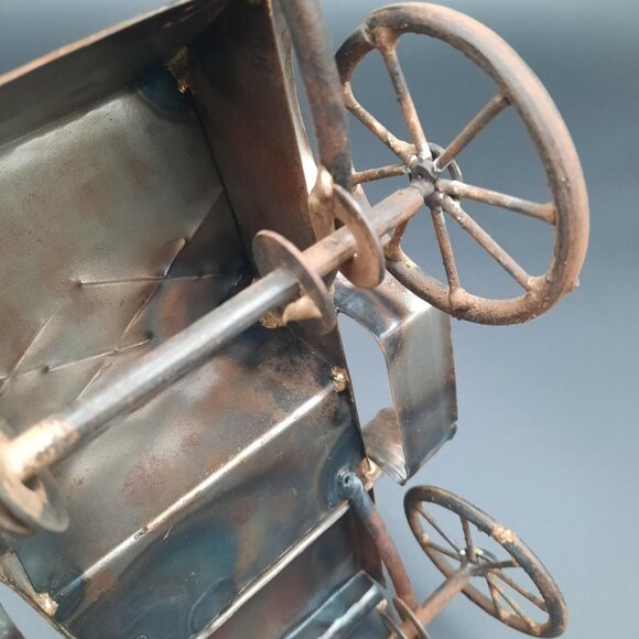 Antique-Style Metal Model‎ Car Figurine - Picture 9 of 9